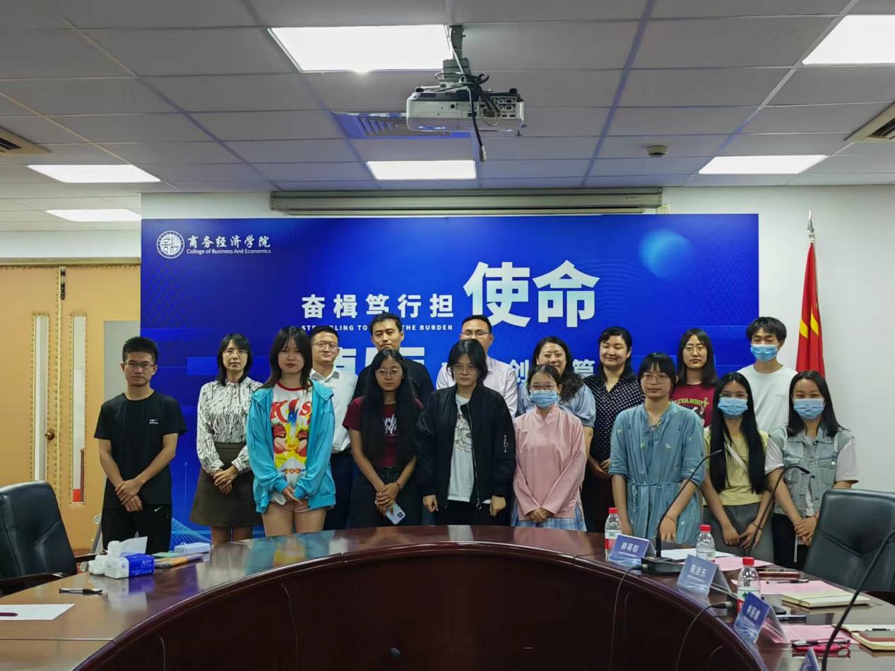 本次圆桌会议嘉宾以及参会成员合影