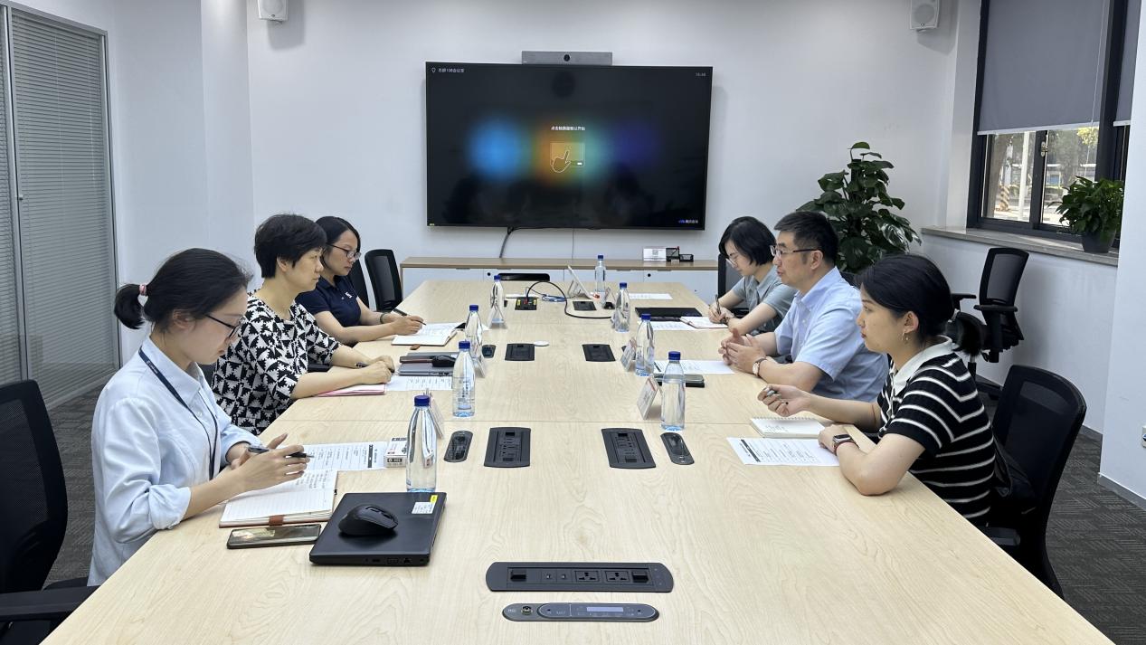 图为赴广西柳工机械股份有限公司调研交流现场